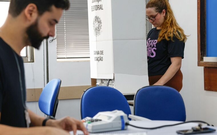 Eleitor que faltou ao primeiro turno pode votar no segundo turno