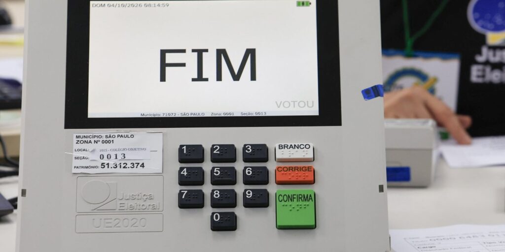 TSE registra 421 urnas trocadas nas primeiras duas horas de votação