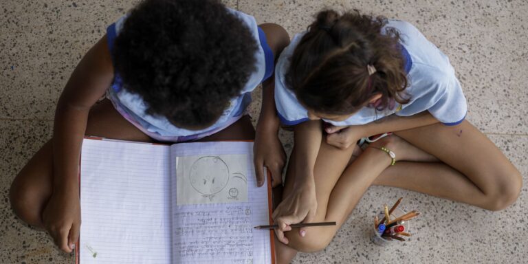 Educação antirracista avança nas escolas nos últimos anos