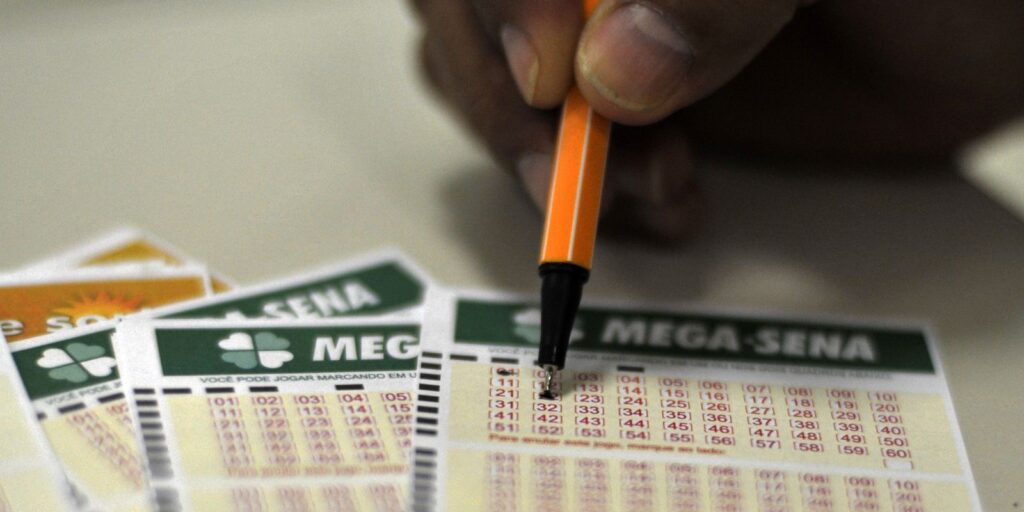 Mega-Sena sorteia prêmio de R$ 100 milhões nesta quinta-feira