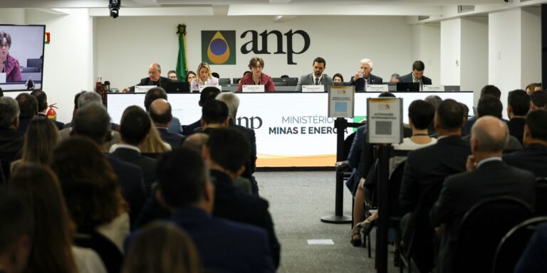 Leilão da ANP gera R$ 3 bilhões com venda de 49 blocos
